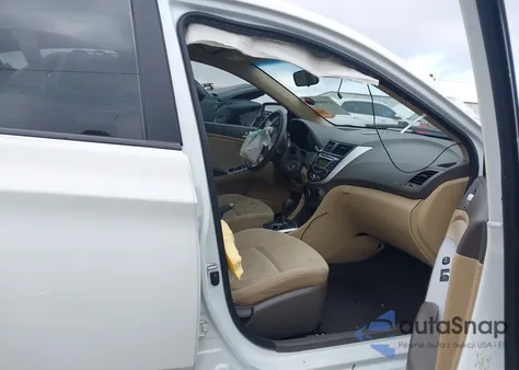 2013 Hyundai Accent Gls z USA, uszkodzony, nr VIN KMHCT4AE6DU385497